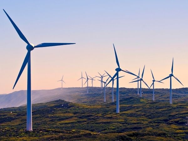 Drake-Plastics-Industry-Applications-Alternative-Energy-Wind-Turbines-600x450