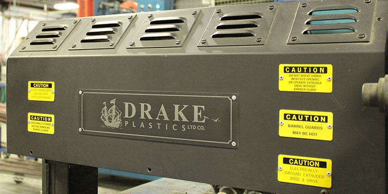 Drake-Plastics-Extruder-Nameplate-800x400